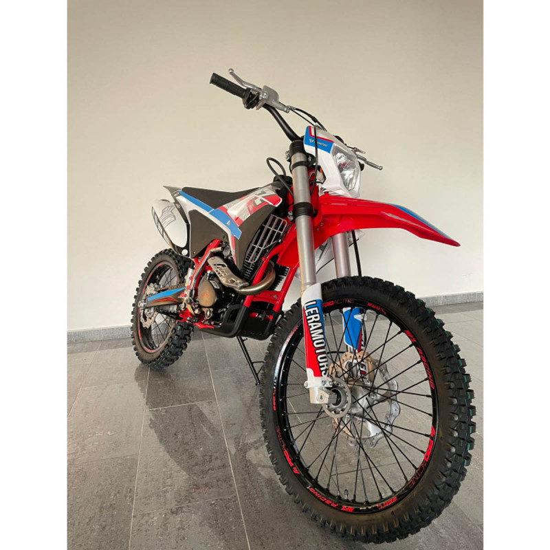 Мощный питбайк Apollo Thunder 250 для сложных трасс