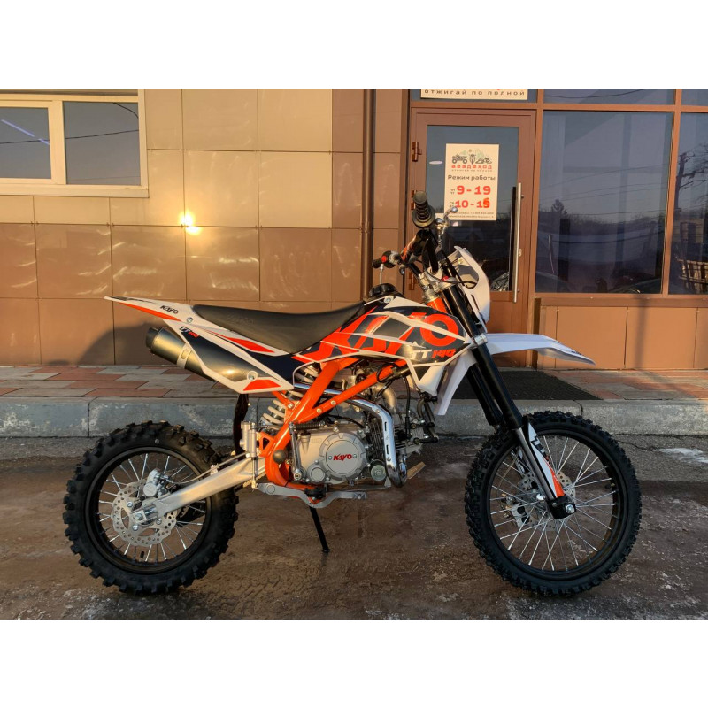 Популярный питбайк KAYO Basic TT140EM 17/14 KRZ для начинающих
