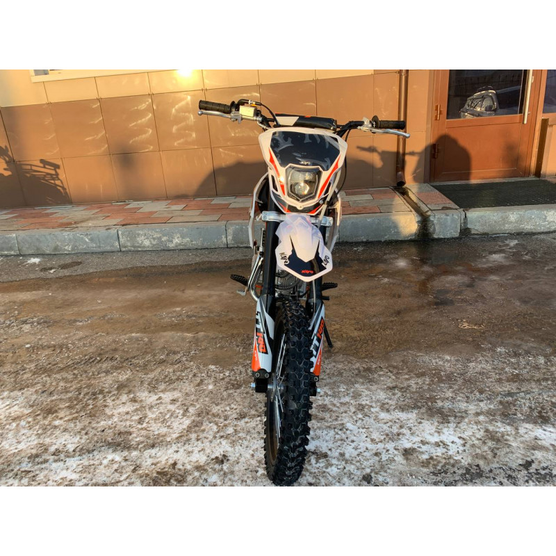 Популярный питбайк KAYO Basic TT140EM 17/14 KRZ для начинающих